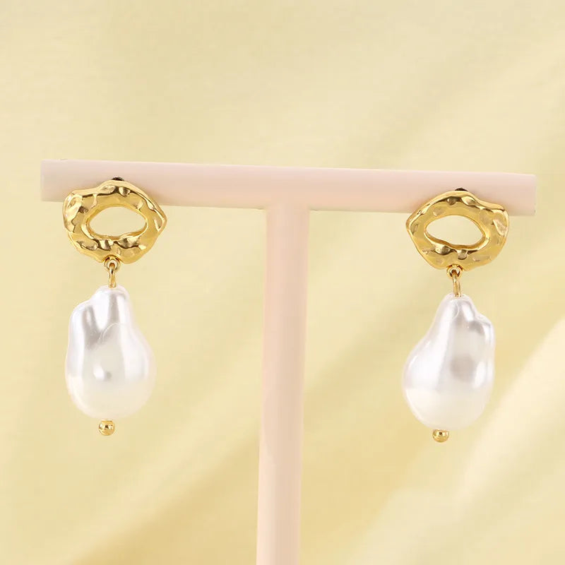 Gia Pearl Earrings | Gold Plated