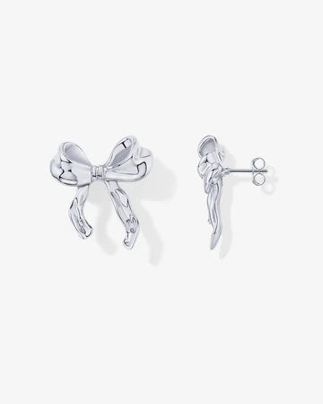 Elegant luxury jewellery from Luxe & Co., featuring high-quality materials like stainless steel, designed to elevate any outfit. Hypoallergenic, Tarnish-free, Waterproof.