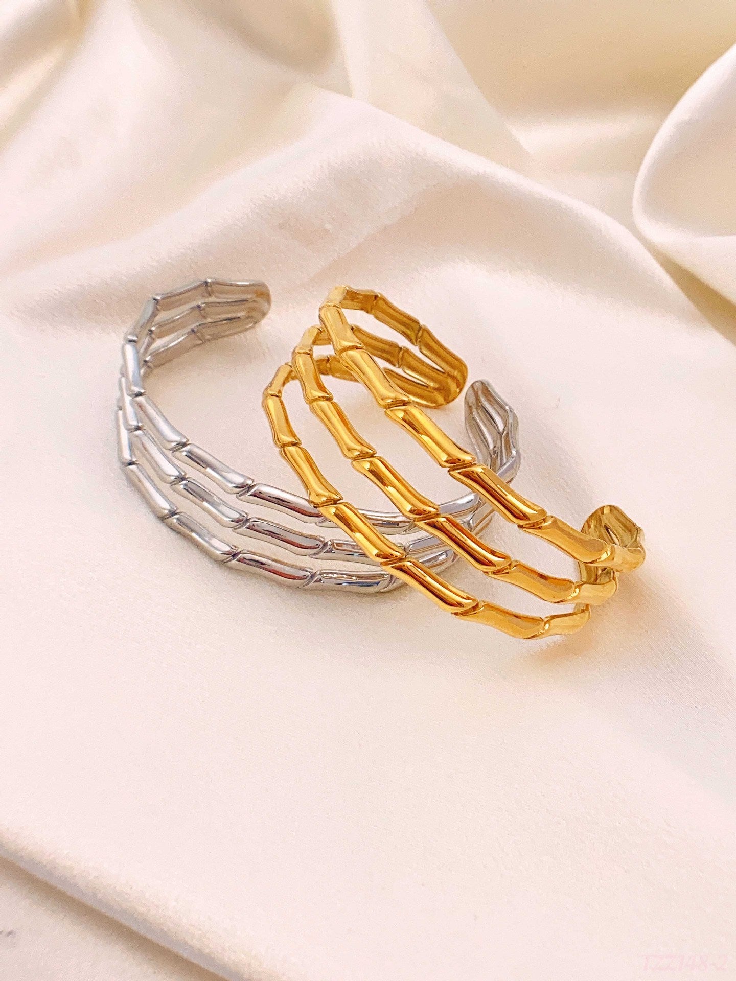 Cece C shaped Titanium Steel bracelet - SILVER