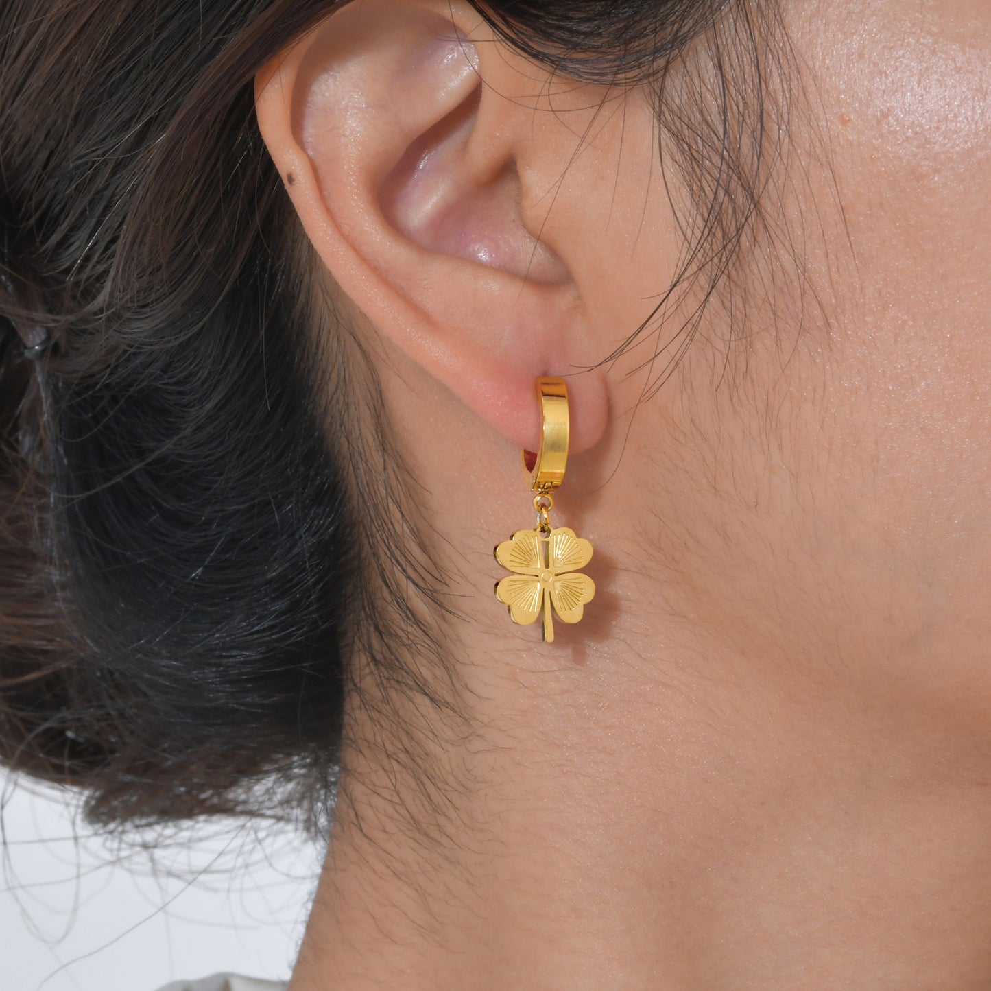 Goldie Clover Huggies