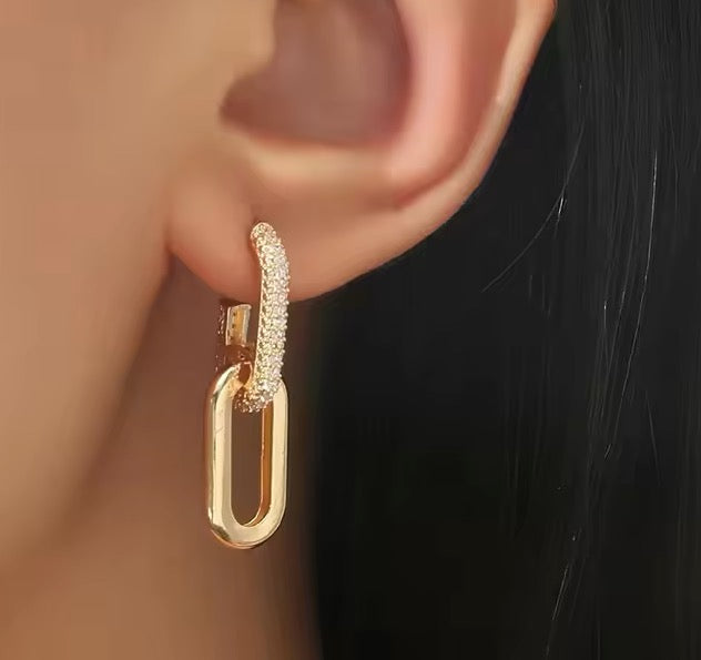 Elegant luxury jewellery from Luxe & Co., featuring high-quality materials like stainless steel, designed to elevate any outfit. Hypoallergenic, Tarnish-free, Waterproof.