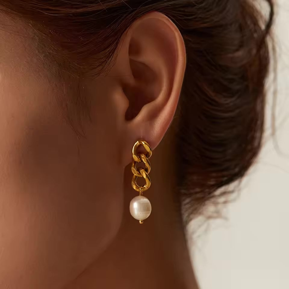 Lara Chain/pearl Earrings | Gold Plated