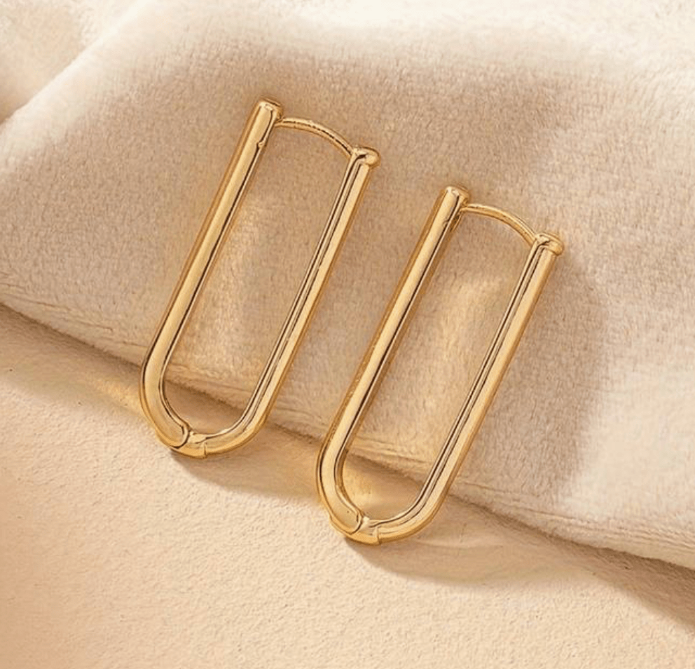 Elegant luxury jewellery from Luxe & Co., featuring high-quality materials like stainless steel, designed to elevate any outfit. Hypoallergenic, Tarnish-free, Waterproof.