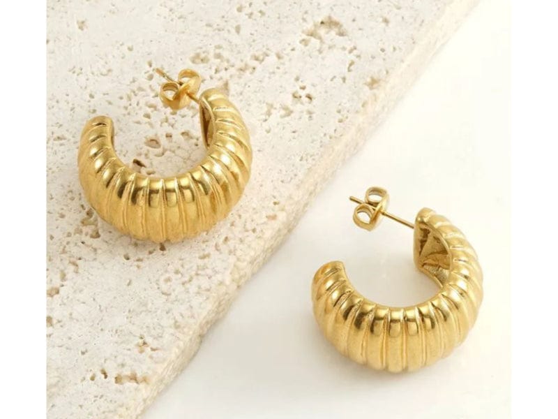 Elegant luxury jewellery from Luxe & Co., featuring high-quality materials like stainless steel, designed to elevate any outfit. Hypoallergenic, Tarnish-free, Waterproof.