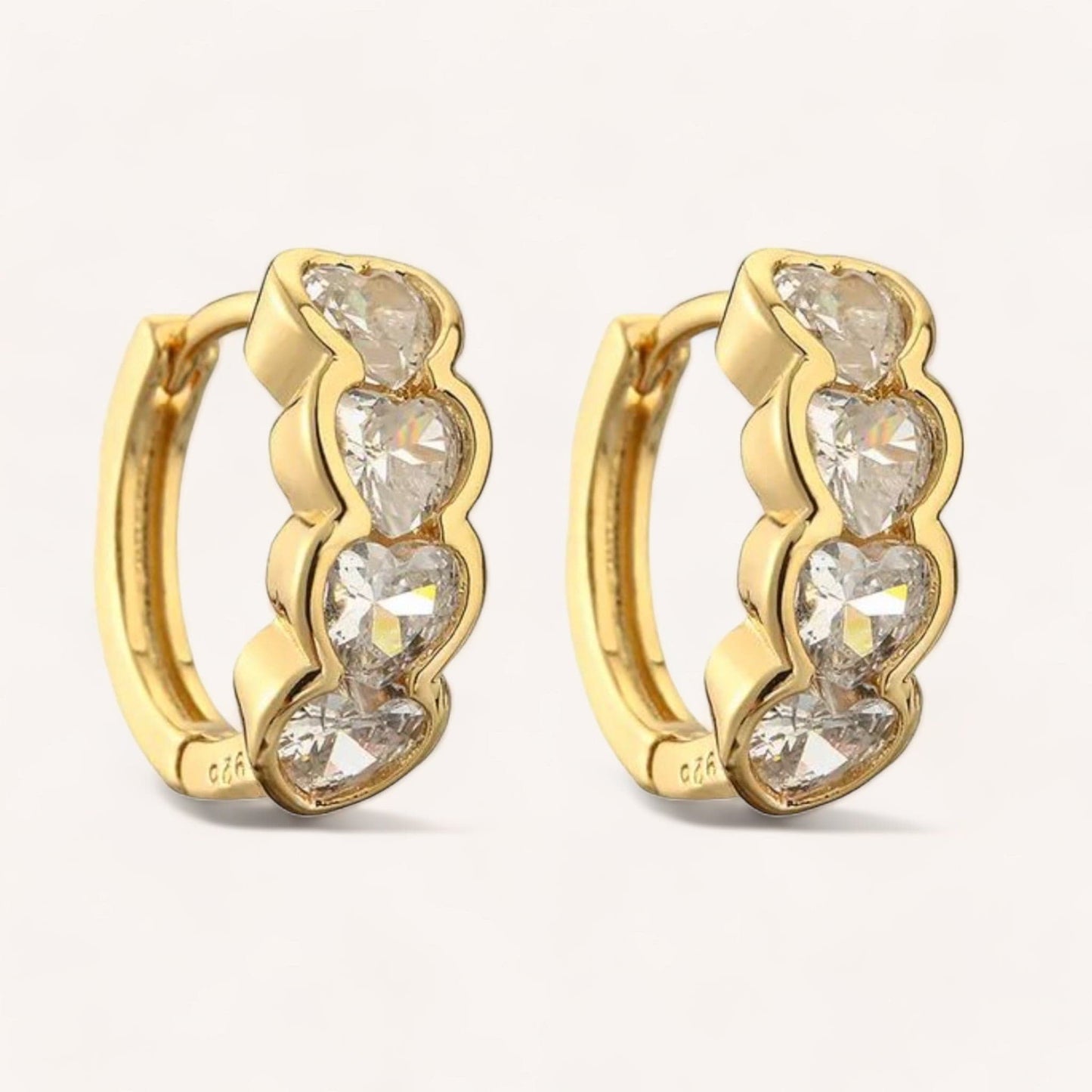 Elegant luxury jewellery from Luxe & Co., featuring high-quality materials like stainless steel, designed to elevate any outfit. Hypoallergenic, Tarnish-free, Waterproof.