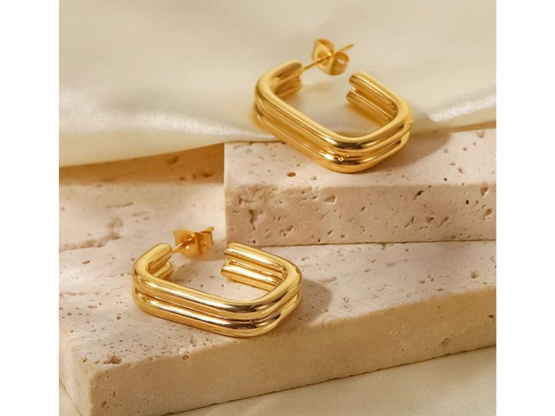 Elegant luxury jewellery from Luxe & Co., featuring high-quality materials like stainless steel, designed to elevate any outfit. Hypoallergenic, Tarnish-free, Waterproof.