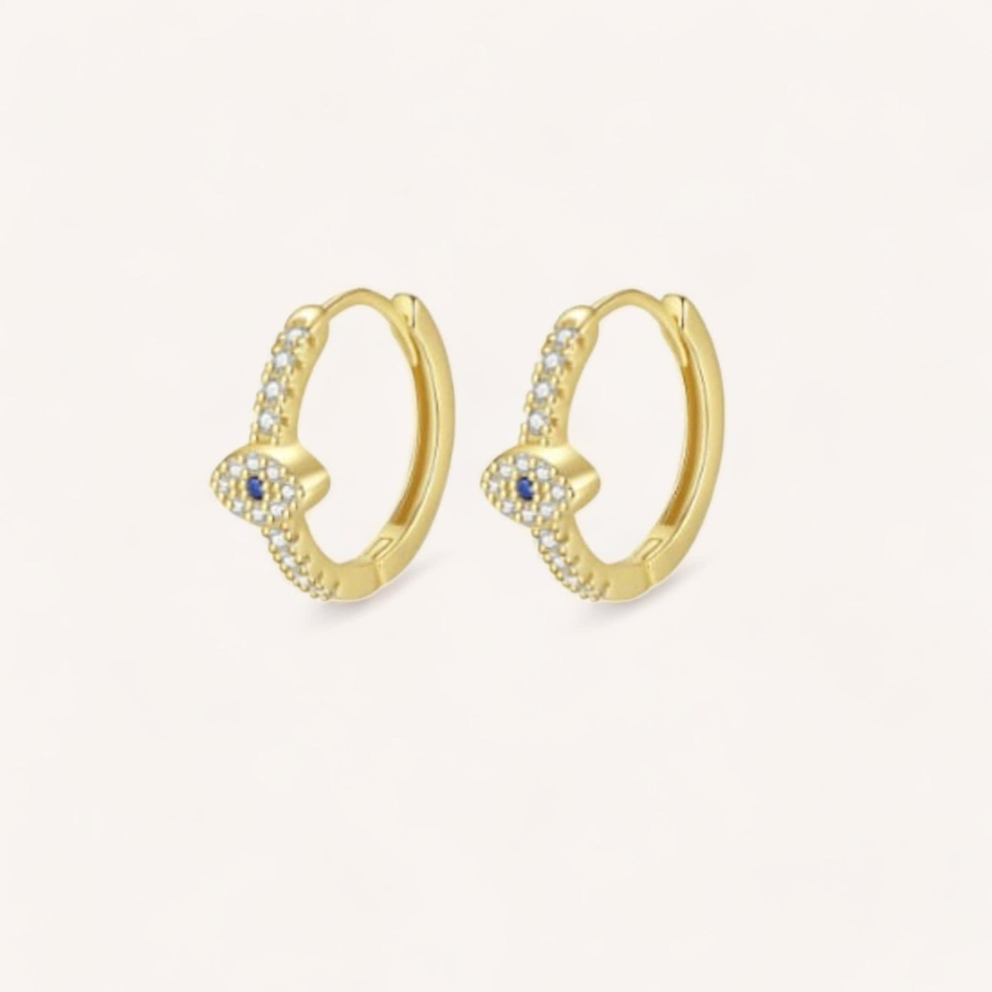 Elegant luxury jewellery from Luxe & Co., featuring high-quality materials like stainless steel, designed to elevate any outfit. Hypoallergenic, Tarnish-free, Waterproof.