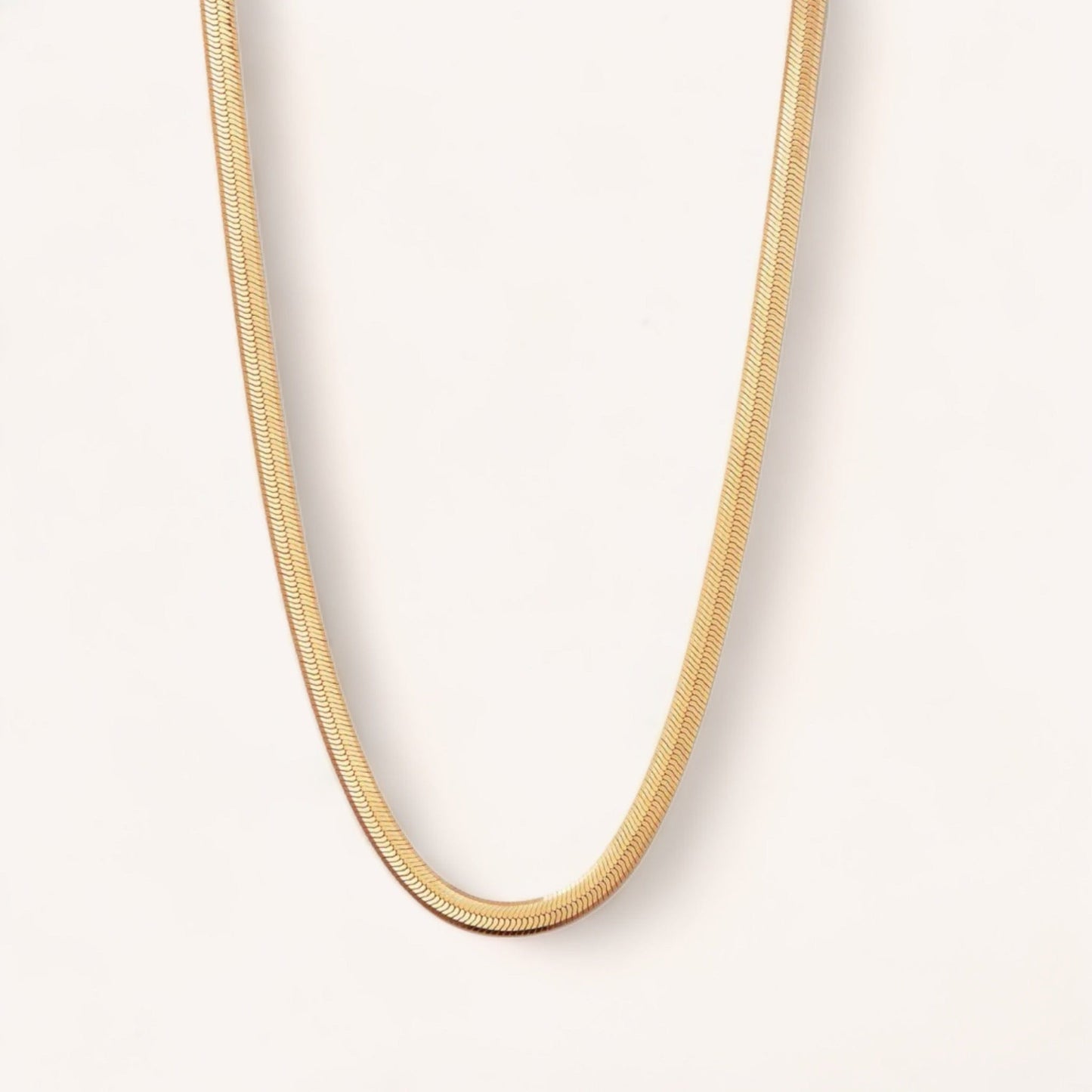 Elegant luxury jewellery from Luxe & Co., featuring high-quality materials like stainless steel, designed to elevate any outfit. Hypoallergenic, Tarnish-free, Waterproof.