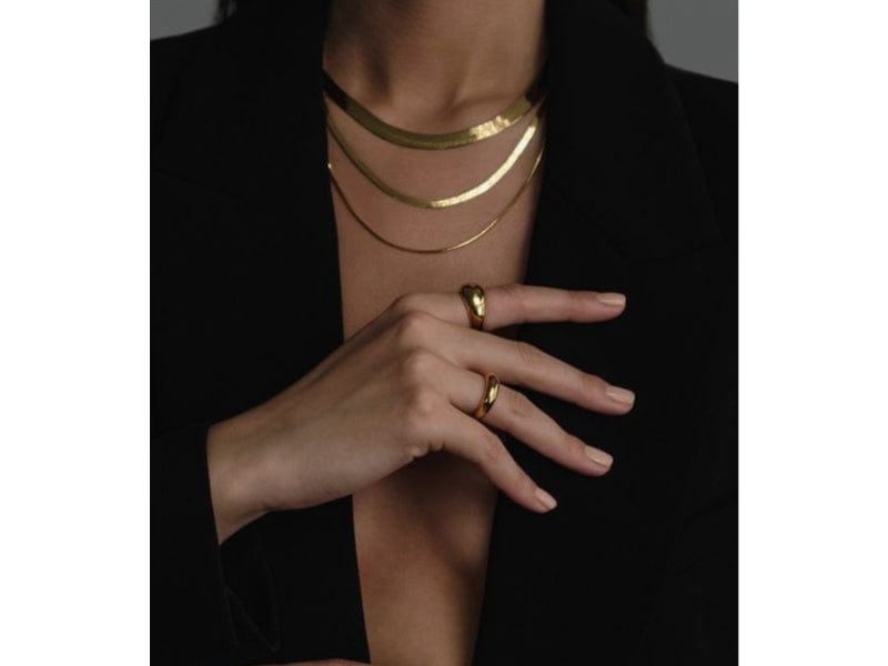 Elegant luxury jewellery from Luxe & Co., featuring high-quality materials like stainless steel, designed to elevate any outfit. Hypoallergenic, Tarnish-free, Waterproof.