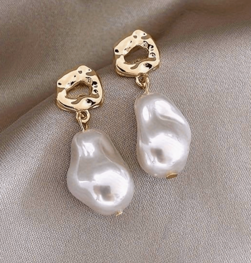 Elegant luxury jewellery from Luxe & Co., featuring high-quality materials like stainless steel, designed to elevate any outfit. Hypoallergenic, Tarnish-free, Waterproof.