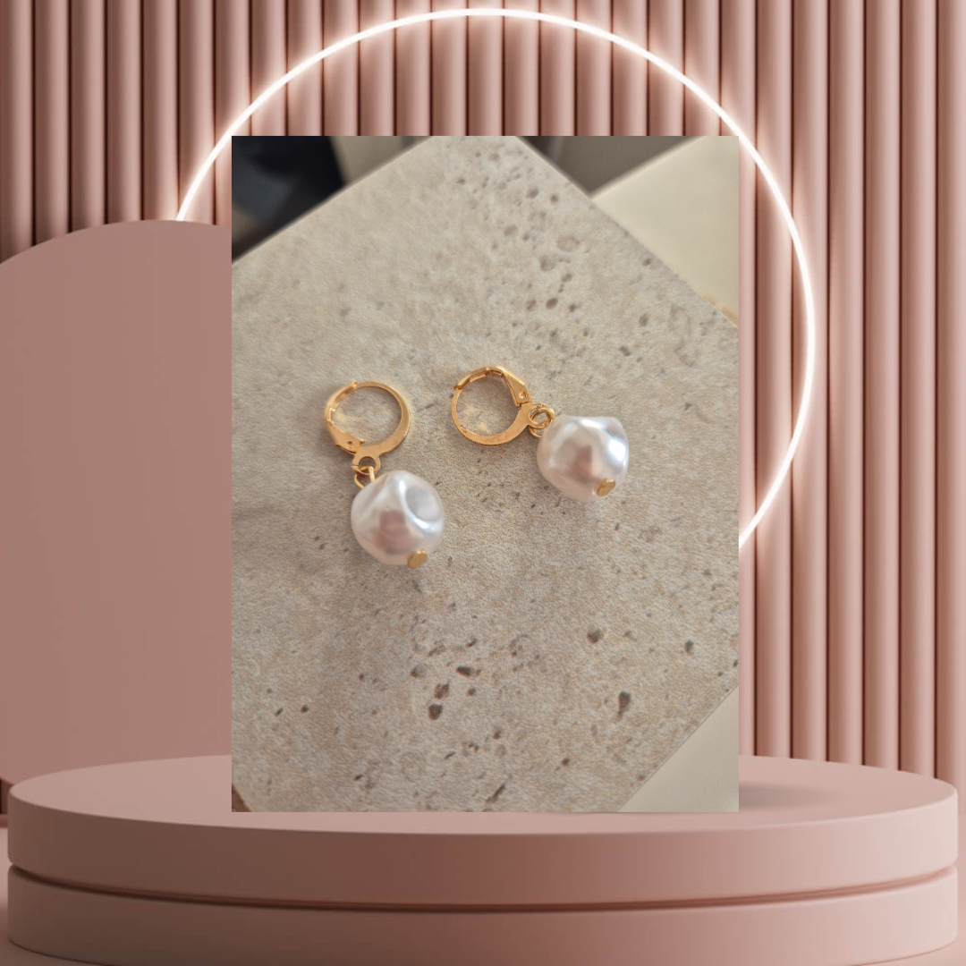 Samia Earrings - Gold and Pearls