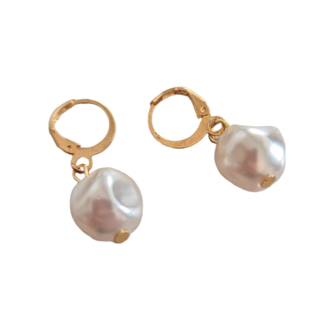 Samia Earrings - Gold and Pearls