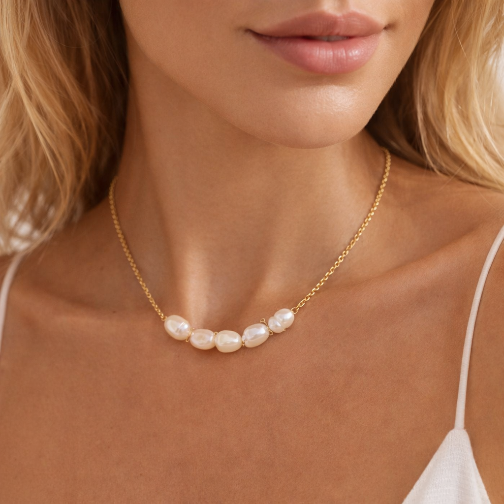 Isla Freshwater Pearl Necklace Gold