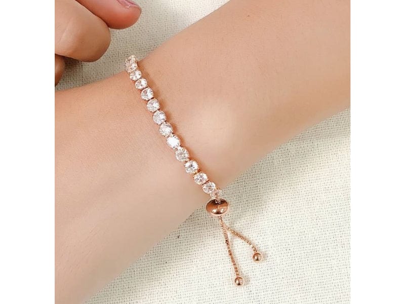 Elegant luxury jewellery from Luxe & Co., featuring high-quality materials like stainless steel, designed to elevate any outfit. Hypoallergenic, Tarnish-free, Waterproof.
