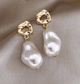 Elegant luxury jewellery from Luxe & Co., featuring high-quality materials like stainless steel, designed to elevate any outfit. Hypoallergenic, Tarnish-free, Waterproof.
