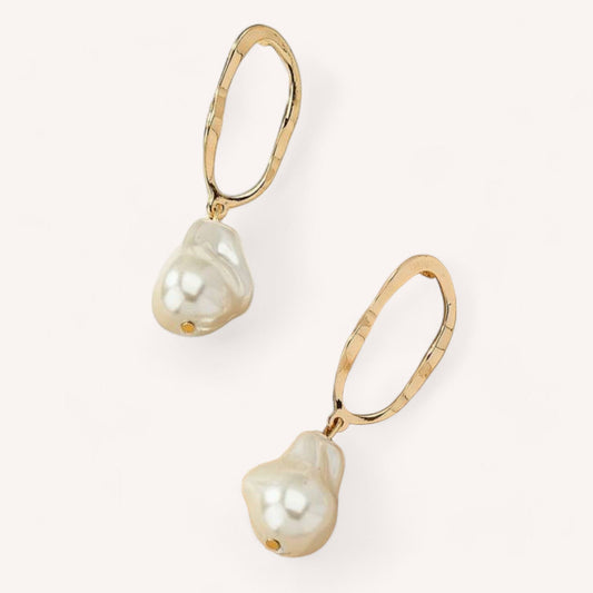 Luxeandco Kenzie Pearl Earrings | Gold Plated
