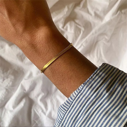 Elegant luxury jewellery from Luxe & Co., featuring high-quality materials like stainless steel, designed to elevate any outfit. Hypoallergenic, Tarnish-free, Waterproof.